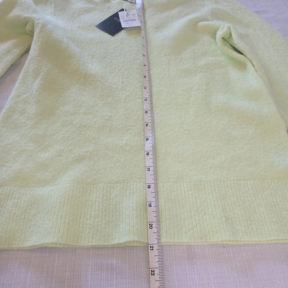 NWT J. Crew Extra Soft Lime Green Crew Neck Sweater XS Womans Wool Blend Preppy